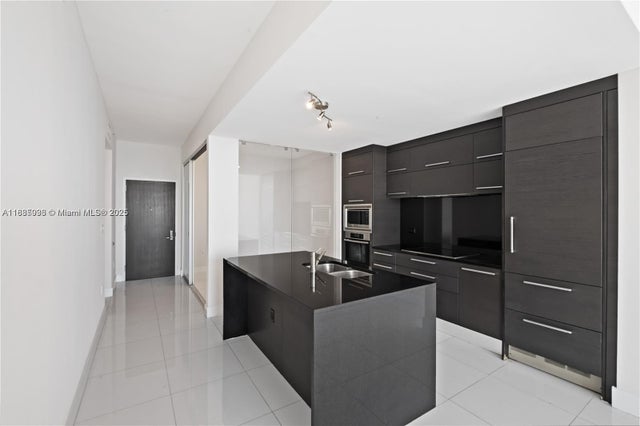 3 of 51 - 900 Biscayne Blvd 5104, Miami, FL