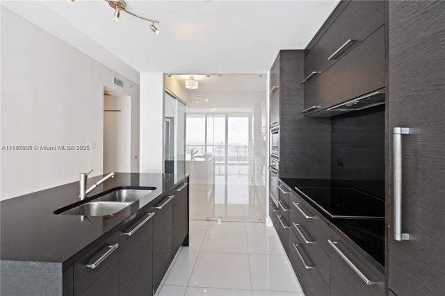 4 of 51 - 900 Biscayne Blvd 5104, Miami, FL