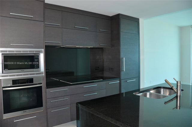 5 of 51 - 900 Biscayne Blvd 5104, Miami, FL