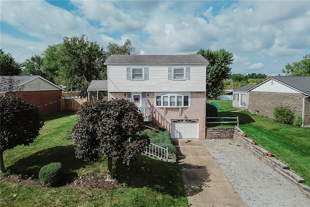 56 Mohawk Drive, Hempfield