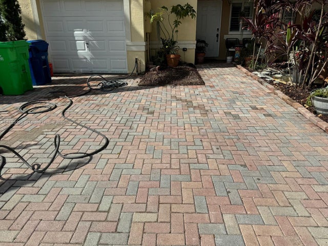 2 of 40 - 11373 Nw 34th Pl, Sunrise, FL