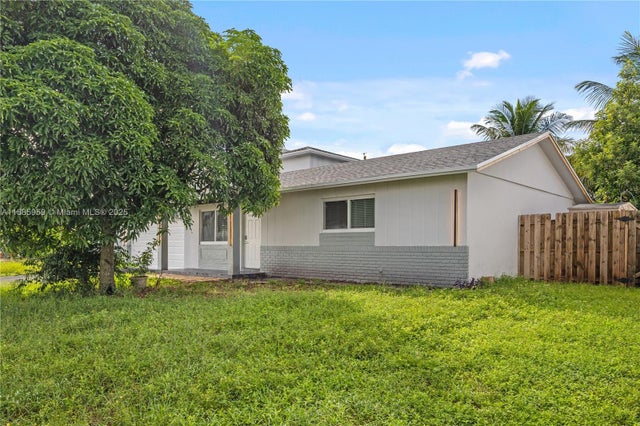 4 of 48 - 8250 Nw 46th St, Lauderhill, FL