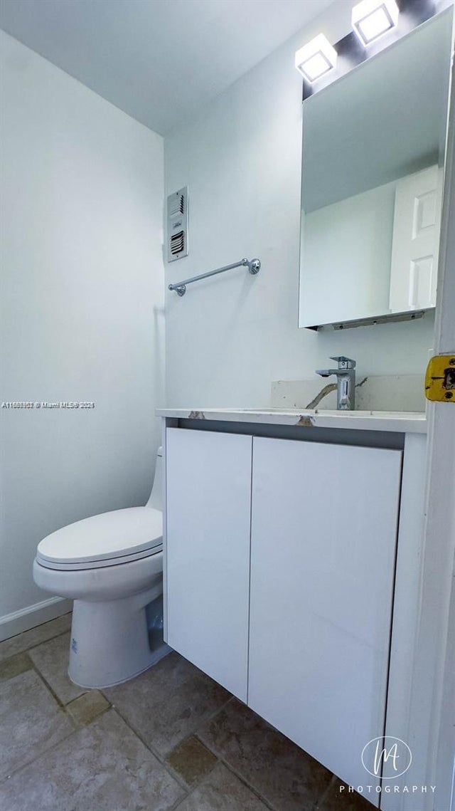 3 of 10 - 1731 Se 15th St 315, Fort Lauderdale, FL