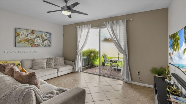 4 of 11 - 7717 Paddock Pl, Davie, FL