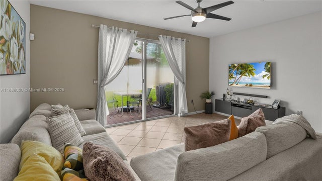 5 of 11 - 7717 Paddock Pl, Davie, FL