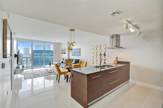 1 of 41 - 485 Brickell Ave 4207, Miami, FL