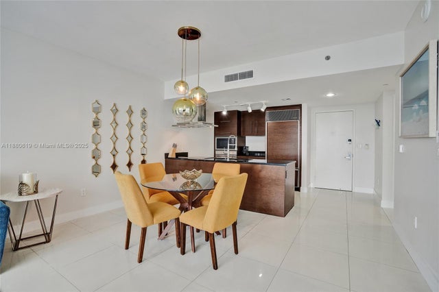 5 of 41 - 485 Brickell Ave 4207, Miami, FL