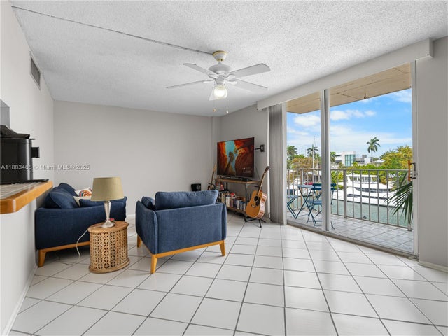 2 of 22 - 1777 Se 15th St 312, Fort Lauderdale, FL
