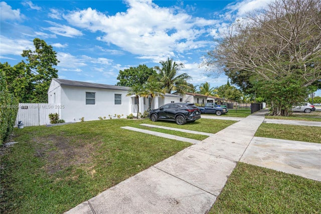 3 of 22 - 670 Flagami Blvd, Miami, FL