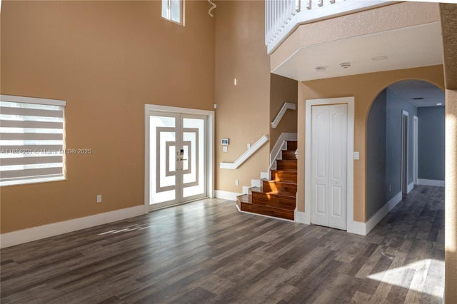 1 of 71 - 15981 Sw 54th Ter, Miami, FL