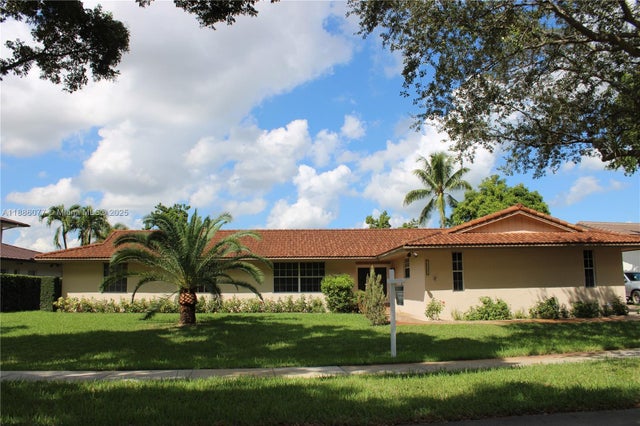 1 of 4 - 16100 W Prestwick Pl, Miami Lakes, FL