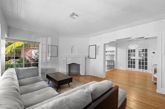 3 of 32 - 555 Ne 73rd St, Miami, FL