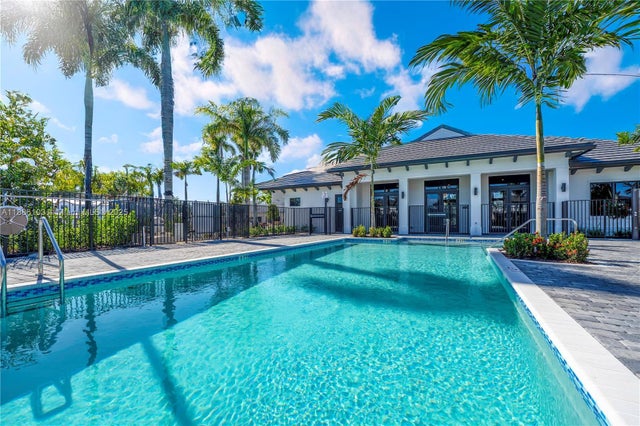 1 of 33 - 4941 Peacock Way 4941, Dania Beach, FL