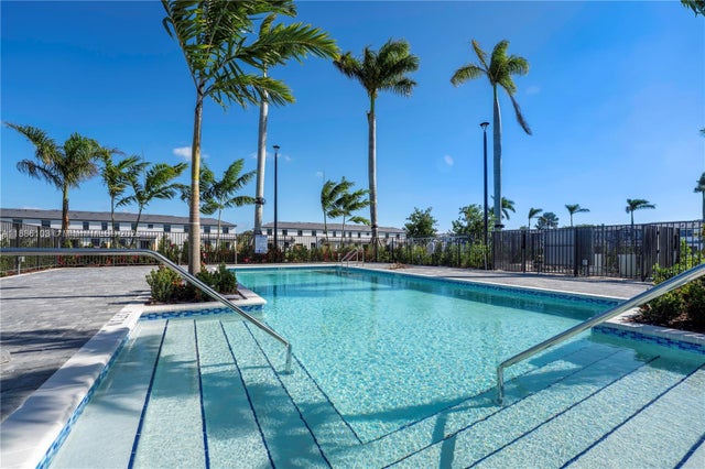 3 of 33 - 4941 Peacock Way 4941, Dania Beach, FL