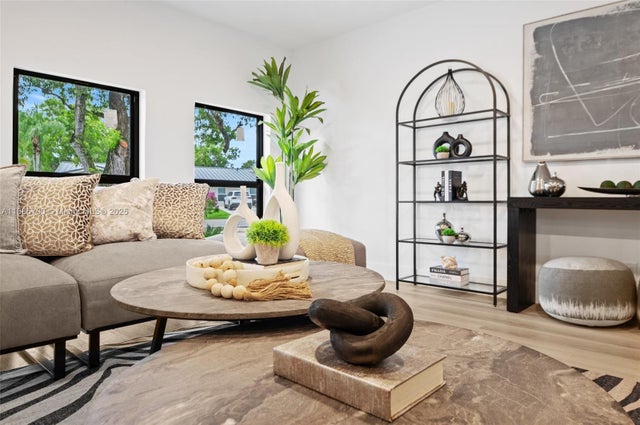 679 Sw 17th Ct, Boca Raton