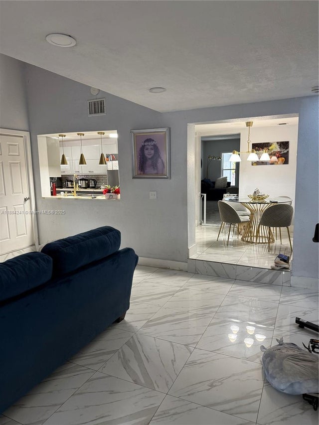 3 of 22 - N/A, Miami, FL