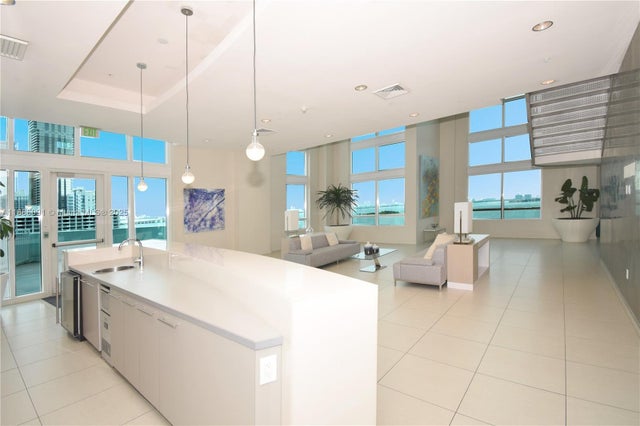 4 of 37 - 1900 N Bayshore Dr 2804, Miami, FL