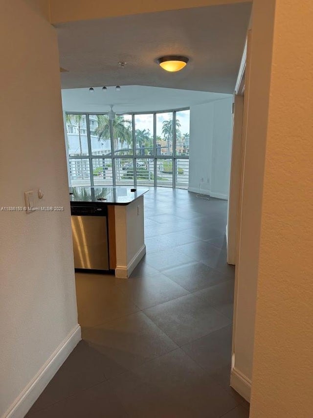 5 of 21 - N/A, Hollywood, FL