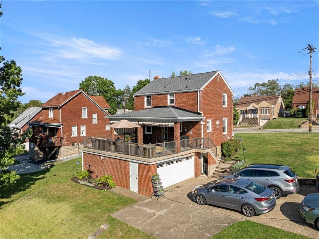 1070 Greentree Road, Green Tree