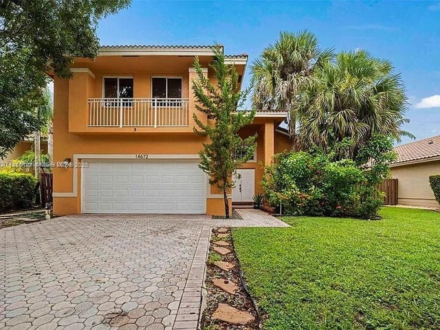 1 of 31 - 14672 Vista Luna Dr, Davie, FL