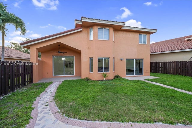 2 of 31 - 14672 Vista Luna Dr, Davie, FL