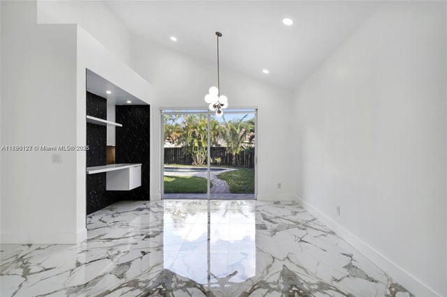 5 of 31 - 14672 Vista Luna Dr, Davie, FL