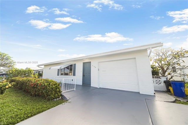 1 of 46 - 2106 Alfred Dr, Boynton Beach, FL