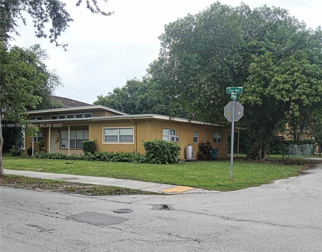 2 of 4 - 3256 Day Ave, Miami, FL