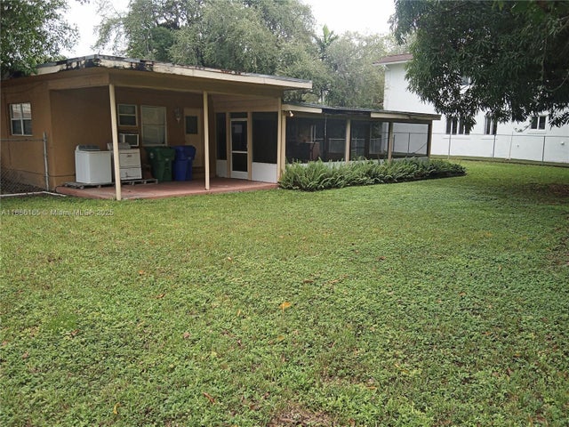 3 of 4 - 3256 Day Ave, Miami, FL