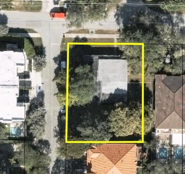 4 of 4 - 3256 Day Ave, Miami, FL