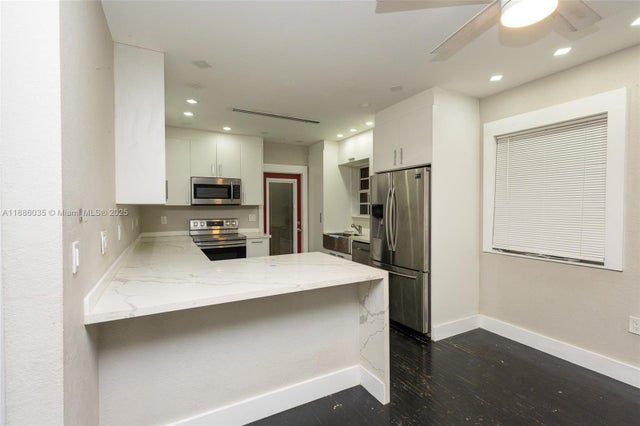 4 of 14 - 3180 Sw 2nd St, Miami, FL