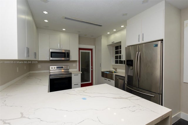 5 of 14 - 3180 Sw 2nd St, Miami, FL