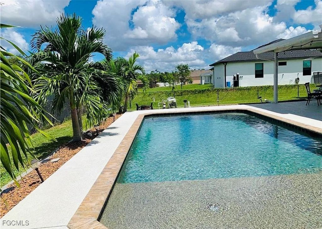3010 Ne 1st Ave, CAPE CORAL