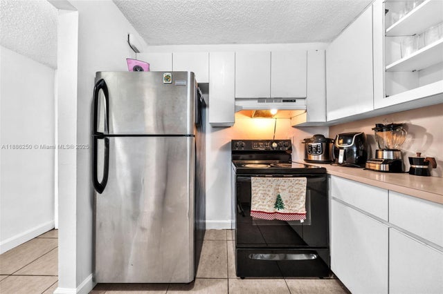 4 of 22 - 6780 W 2nd Ct 411, Hialeah, FL