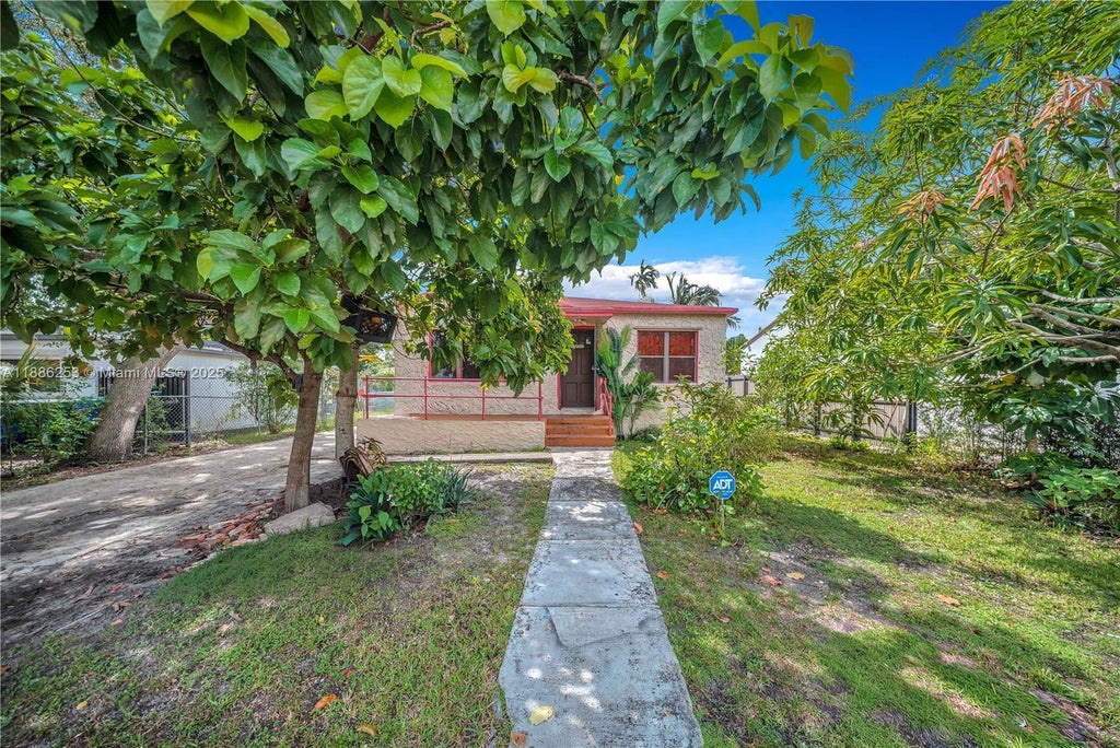 140 Nw 49th St, Miami