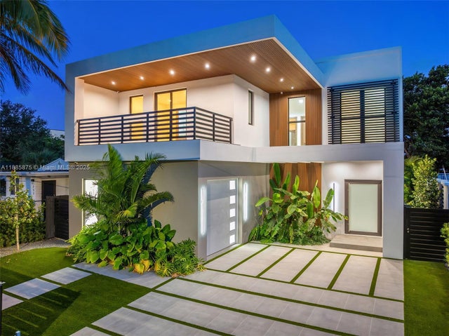 4 of 69 - 260 Nw 47th St, Miami, FL