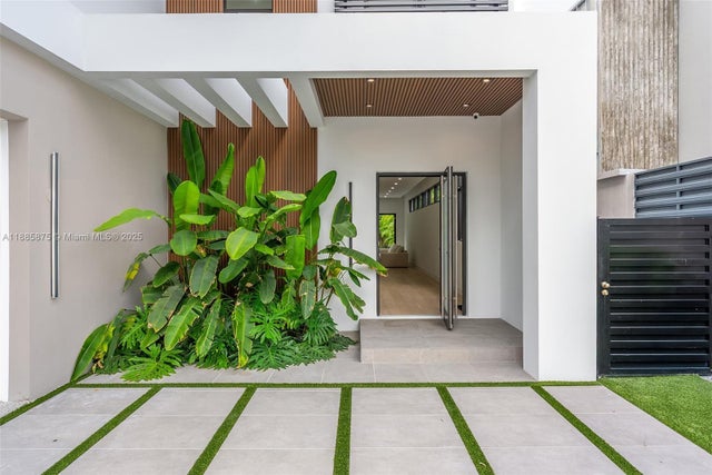 5 of 69 - 260 Nw 47th St, Miami, FL