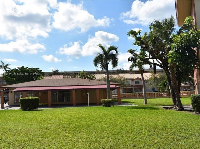 2 of 4 - 1885 Ne 121st St 21, North Miami, FL