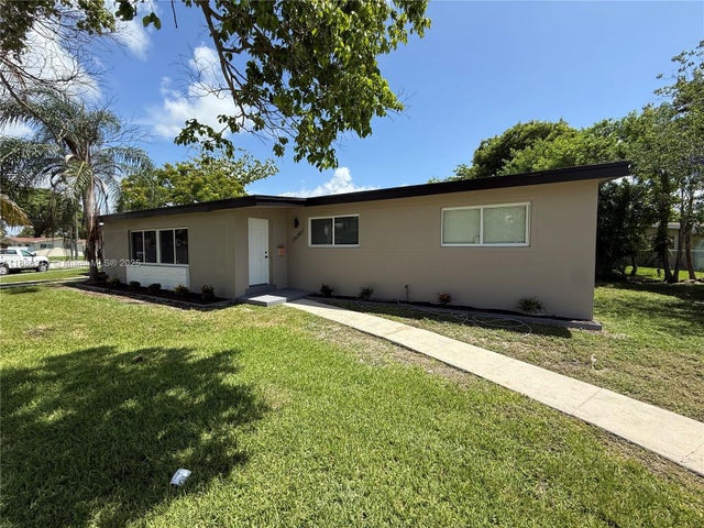 19201 Flag Dr, Cutler Bay