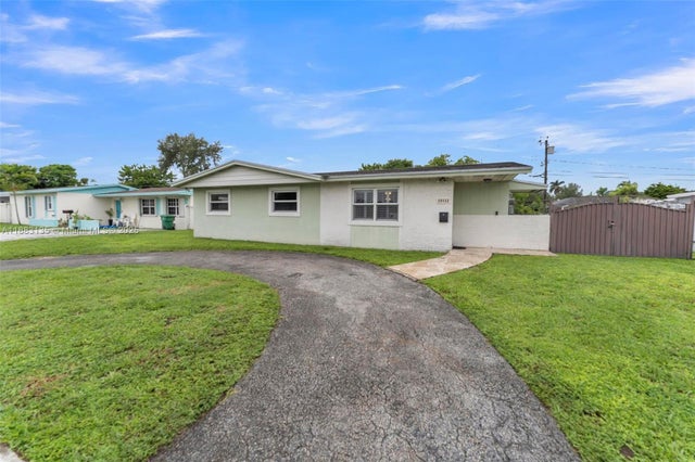 3 of 25 - 20112 Nw 12th Ct, Miami Gardens, FL