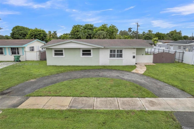 4 of 25 - 20112 Nw 12th Ct, Miami Gardens, FL