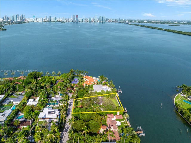 2 of 8 - 1821 W 27th St, Miami Beach, FL