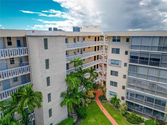 1 of 28 - 2980 Point East Dr D607, Aventura, FL