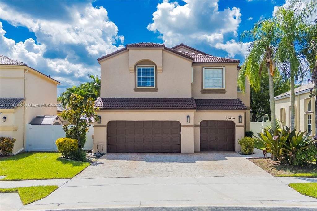 15620 Nw 12th Pl, Pembroke Pines