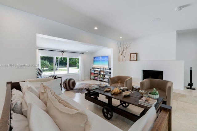 3 of 65 - 6140 Sw 121st St, Pinecrest, FL