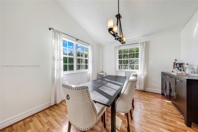 2 of 15 - 4030 Sw 62nd Ave, South Miami, FL