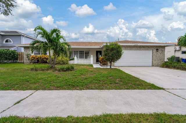 3 of 16 - 2505 Ne 35th Dr, Fort Lauderdale, FL