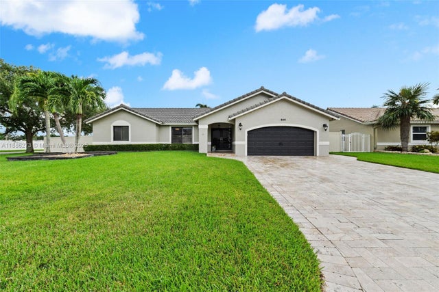 2 of 33 - 6411 Olde Moat Way, Davie, FL