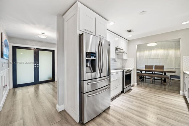 5 of 33 - 6411 Olde Moat Way, Davie, FL