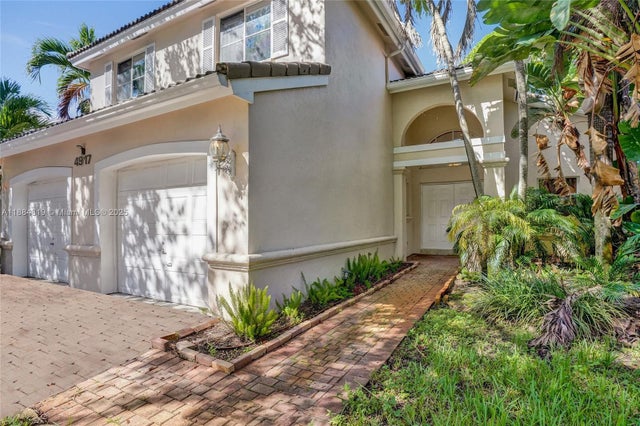 3 of 44 - 4917 Sw 32nd Way, Hollywood, FL